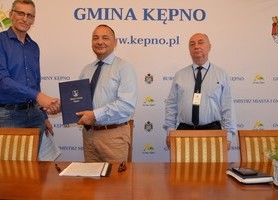 Podpisano umowy na remont szatni sportowych 