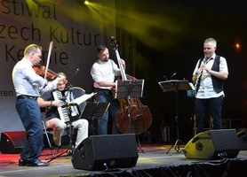 Z pasji do muzyki klezmerskiej