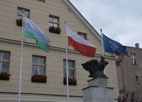 Apel o wywieszenie flag narodowych 