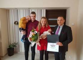 Gratulacje dla pierwszego dziecka z Gminy Kępno
