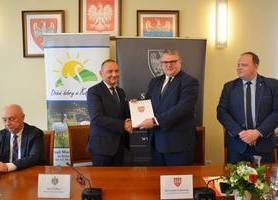 Umowy na dofinansowanie budowy dróg podpisane