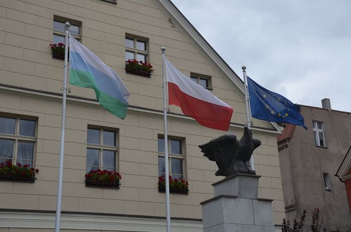 Apel o wywieszenie flag narodowych 