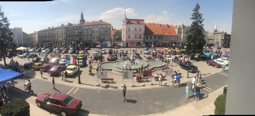 Zlot klasyków na Święto Konstytucji 