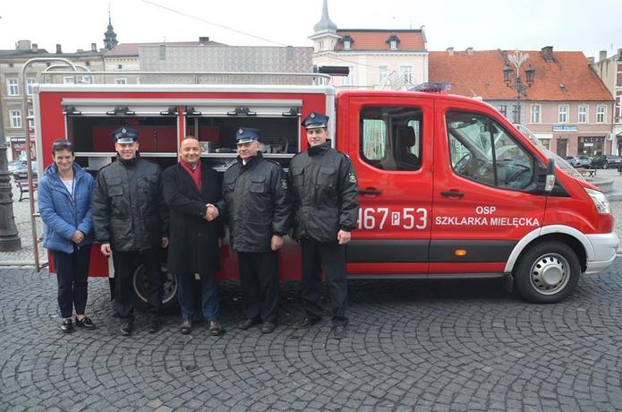 Nowy wóz bojowy dla OSP Szklarka Mielęcka 