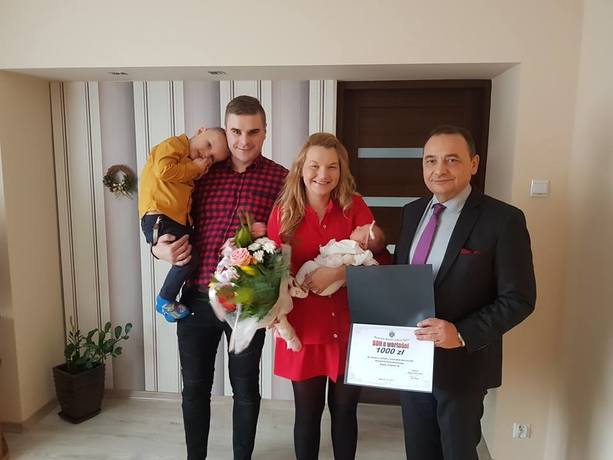 Gratulacje dla pierwszego dziecka z Gminy Kępno